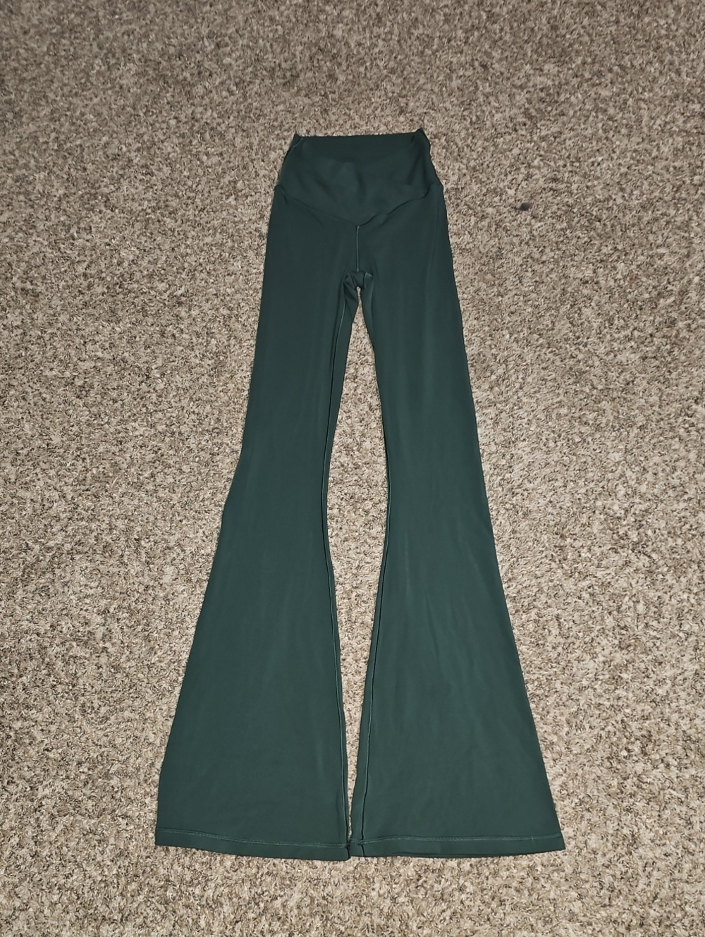 Offline By Aerie Green Cross Over Waist Flare Leggings. Nwots Sz XS- Dark Green!